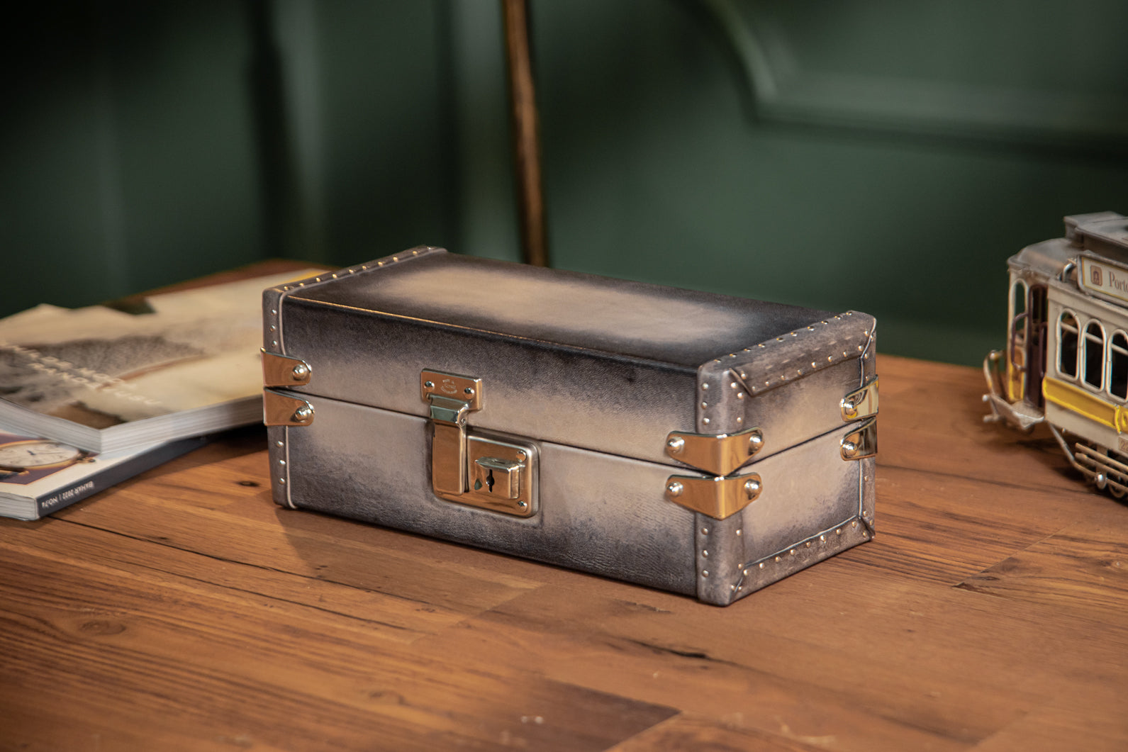 Petra Watch Case - Patina Grey for 3 Watches