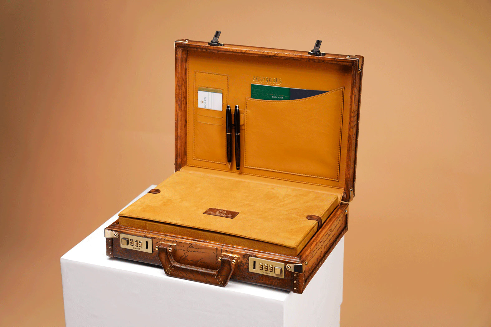 Artos Watch Case - Master Edition Parchment Patina Honey Brown