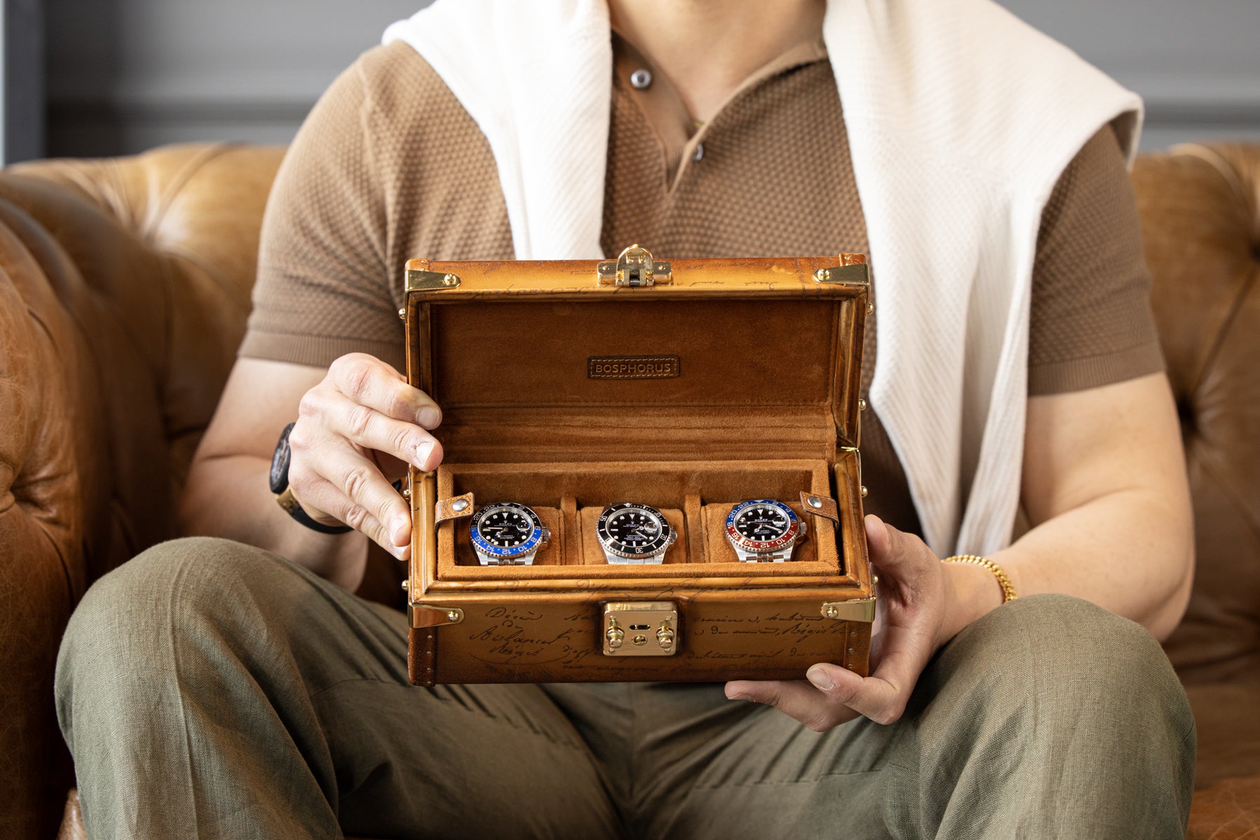 Petra Watch Case - Parhcment Patina Honey Brown For 3 Watches