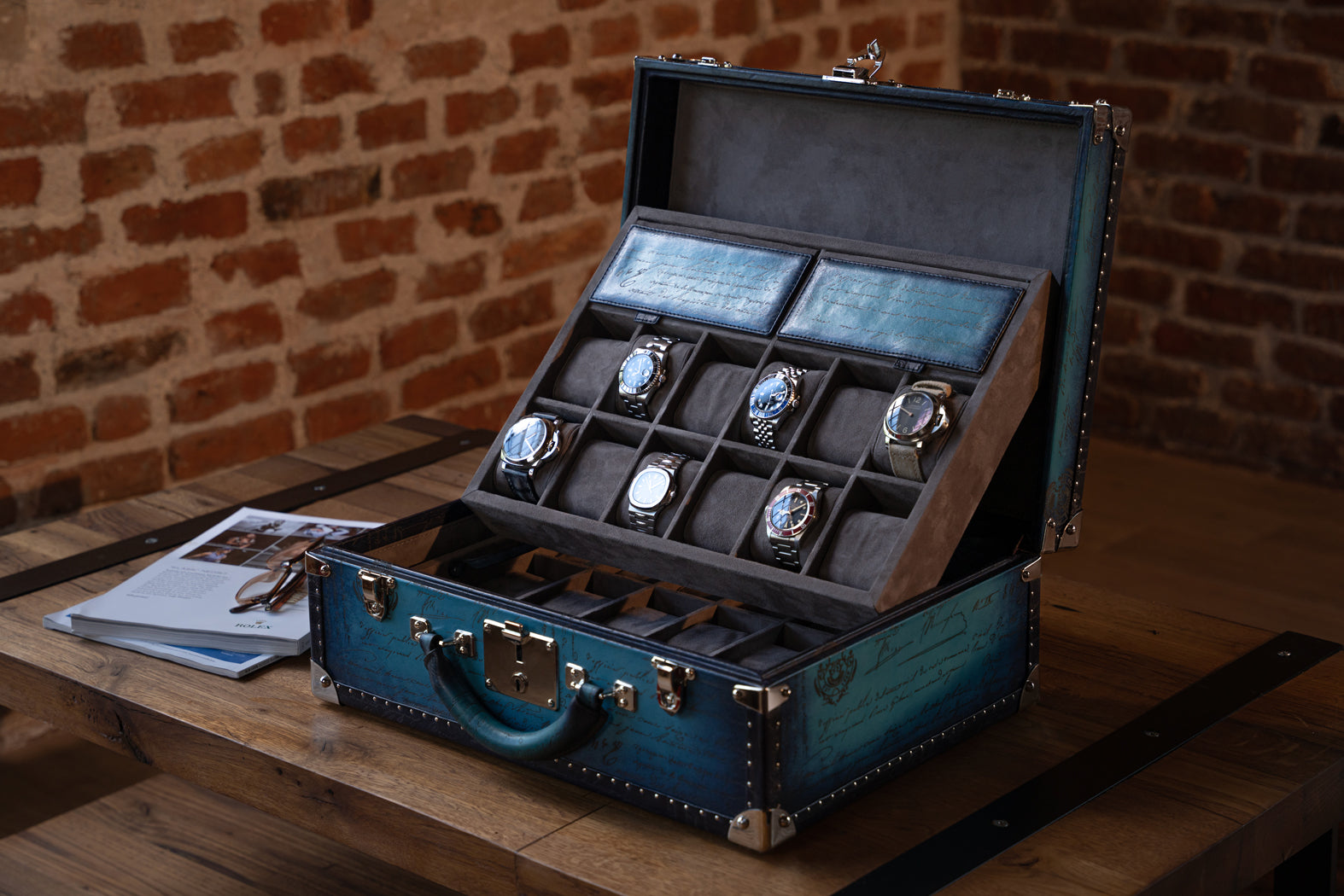 Watch Trunk - Parchment Patina Sky Blue for 30 Watches