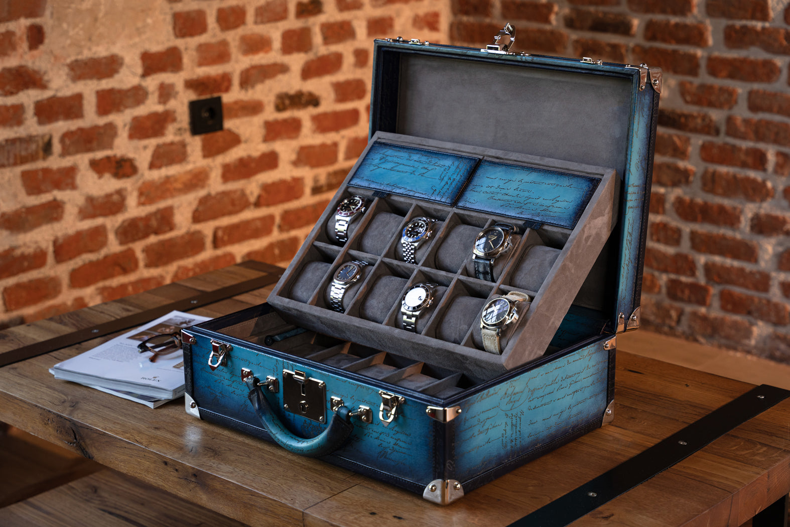 Watch Trunk - Parchment Patina Sky Blue for 30 Watches